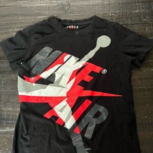 Jordan air big boy shirt size S 8/10 YRS